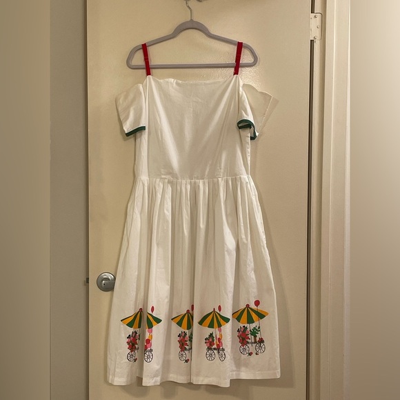 TATYANA Flower Cart Dress in White - Picture 3 of 9